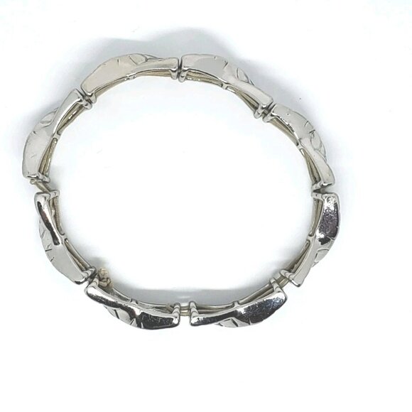 Lia Sophia Silver Tone Snake Skin Pattern Stretch Bangle Bracelet - Picture 3 of 4